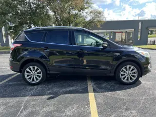 2017 Ford Escape Titanium FWD