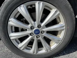 2017 Ford Escape Titanium FWD