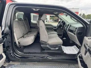 2018 Ford F-150 4WD SuperCab 133" XLT