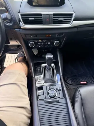 2017 Mazda MAZDA3 s Grand Touring AT 5-Door