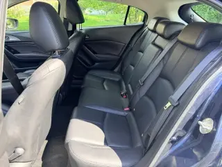 2017 Mazda MAZDA3 s Grand Touring AT 5-Door
