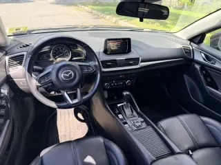 2017 Mazda MAZDA3 s Grand Touring AT 5-Door
