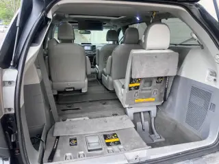 Toyota Sienna 2011