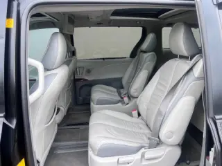 Toyota Sienna 2011