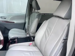 Toyota Sienna 2011