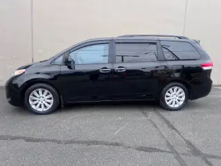 Toyota Sienna 2011