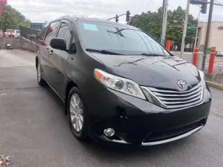 Toyota Sienna 2011