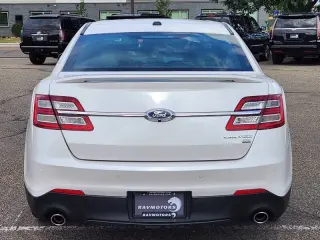 2019 Ford Taurus