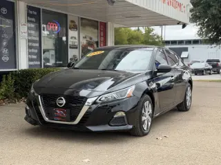 Nissan Altima 2020