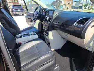 2011 Chrysler Town and Country