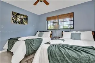Propiedad de alquiler con 4 dormitorios y 2 baños en Hallandale Beach