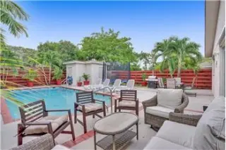 Propiedad de alquiler con 4 dormitorios y 2 baños en Hallandale Beach