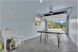 Propiedad de alquiler con 4 dormitorios y 2 baños en Hallandale Beach
