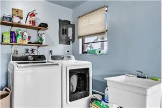 Propiedad de alquiler con 4 dormitorios y 2 baños en Hallandale Beach
