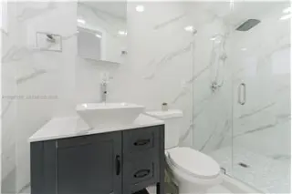Propiedad de alquiler con 3 habitaciones y 2 baños en Oakland Park