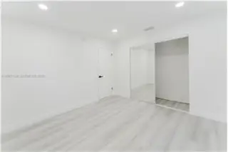 Propiedad de alquiler con 3 habitaciones y 2 baños en Oakland Park