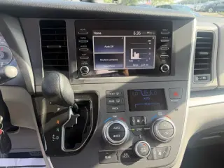 Toyota Sienna L 2020 de 7 pasajeros