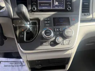 Toyota Sienna L 2020 de 7 pasajeros