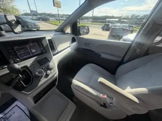 Toyota Sienna L 2020 de 7 pasajeros