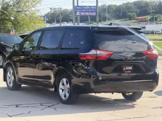 Toyota Sienna L 2020 de 7 pasajeros