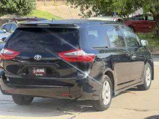 Toyota Sienna L 2020 de 7 pasajeros