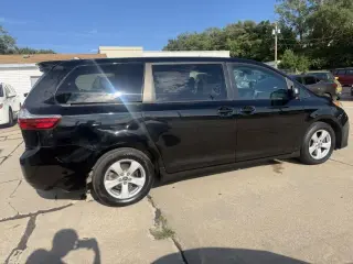 Toyota Sienna L 2020 de 7 pasajeros