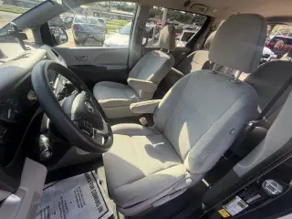 Toyota Sienna L 2020 de 7 pasajeros