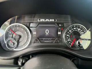 2023 RAM 1500 Big Horn 4x4 Quad Cab Caja Grande de 6'4"