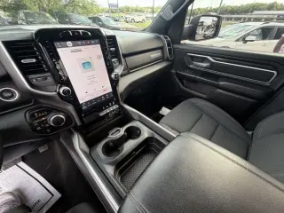 2023 RAM 1500 Big Horn 4x4 Quad Cab Caja Grande de 6'4"