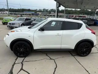 Nissan Juke 2014 5p Wgn CVT S tracción en todas las ruedas
