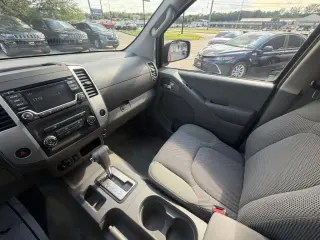 Nissan Frontier 4WD Cabina de Tripulantes Larga Automático SV 2016
