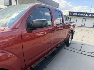 Nissan Frontier 4WD Cabina de Tripulantes Larga Automático SV 2016