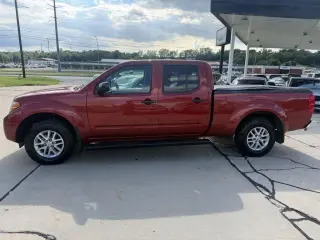 Nissan Frontier 4WD Cabina de Tripulantes Larga Automático SV 2016