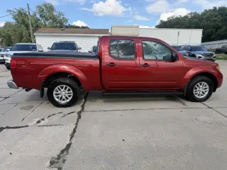 Nissan Frontier 4WD Cabina de Tripulantes Larga Automático SV 2016