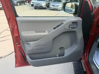 Nissan Frontier 4WD Cabina de Tripulantes Larga Automático SV 2016