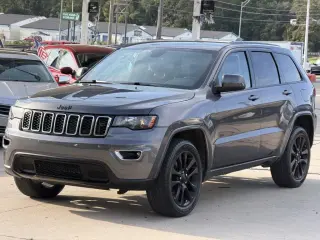 Jeep Grand Cherokee Laredo 4WD 2018