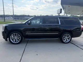 2017 GMC Yukon XL Denali 4WD