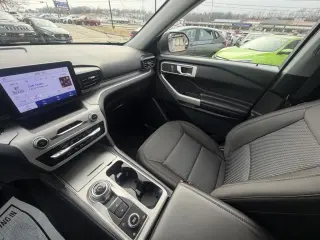 Ford Explorer XLT 4WD 2023