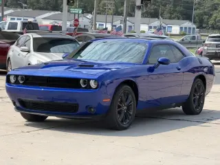 Dodge Challenger SXT 2022 con tracción en todas las ruedas