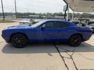 Dodge Challenger SXT 2022 con tracción en todas las ruedas