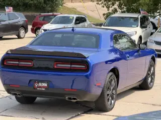 Dodge Challenger SXT 2022 con tracción en todas las ruedas