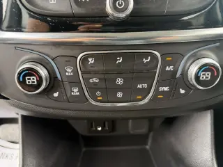 2020 Chevrolet Traverse AWD 4p LT de tela con 1LT