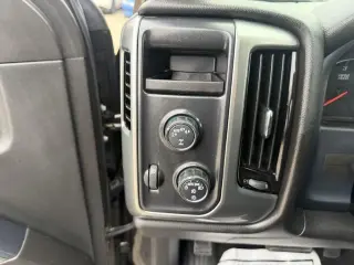 Chevrolet Silverado 1500 4WD Doble Cab 143.5" LT con 1LT de 2018