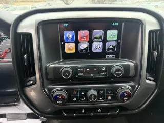 Chevrolet Silverado 1500 4WD Doble Cab 143.5" LT con 1LT de 2018