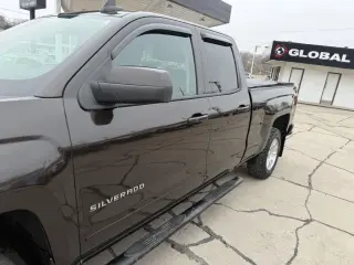 Chevrolet Silverado 1500 4WD Doble Cab 143.5" LT con 1LT de 2018