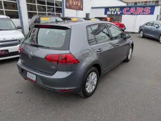 2017 Volkswagen Golf TSI S