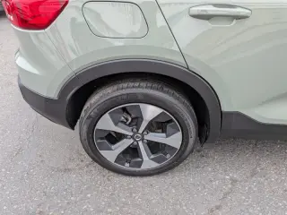 2024 Volvo XC40 B5 Plus Bright Theme