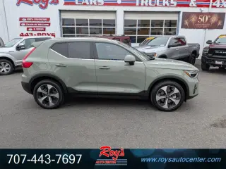 2024 Volvo XC40 B5 Plus Bright Theme
