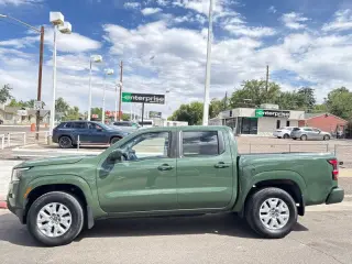 2022 Nissan Frontier Crew Cab SV 4x4