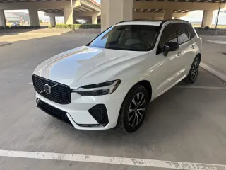 2024 Volvo XC60 B5 Plus Dark Theme